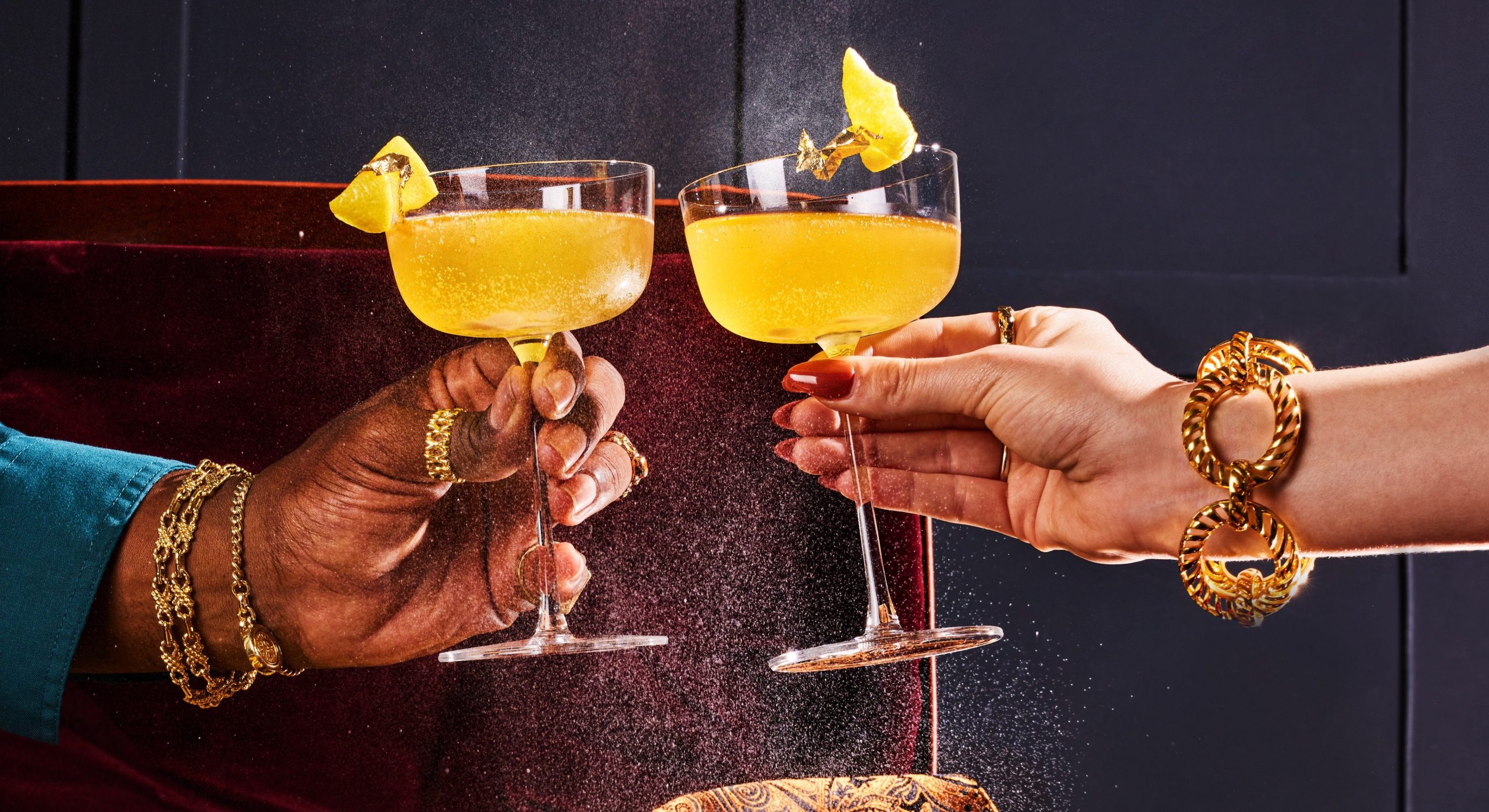 Sparkling Gold Rush Chivas Regal Cocktail
