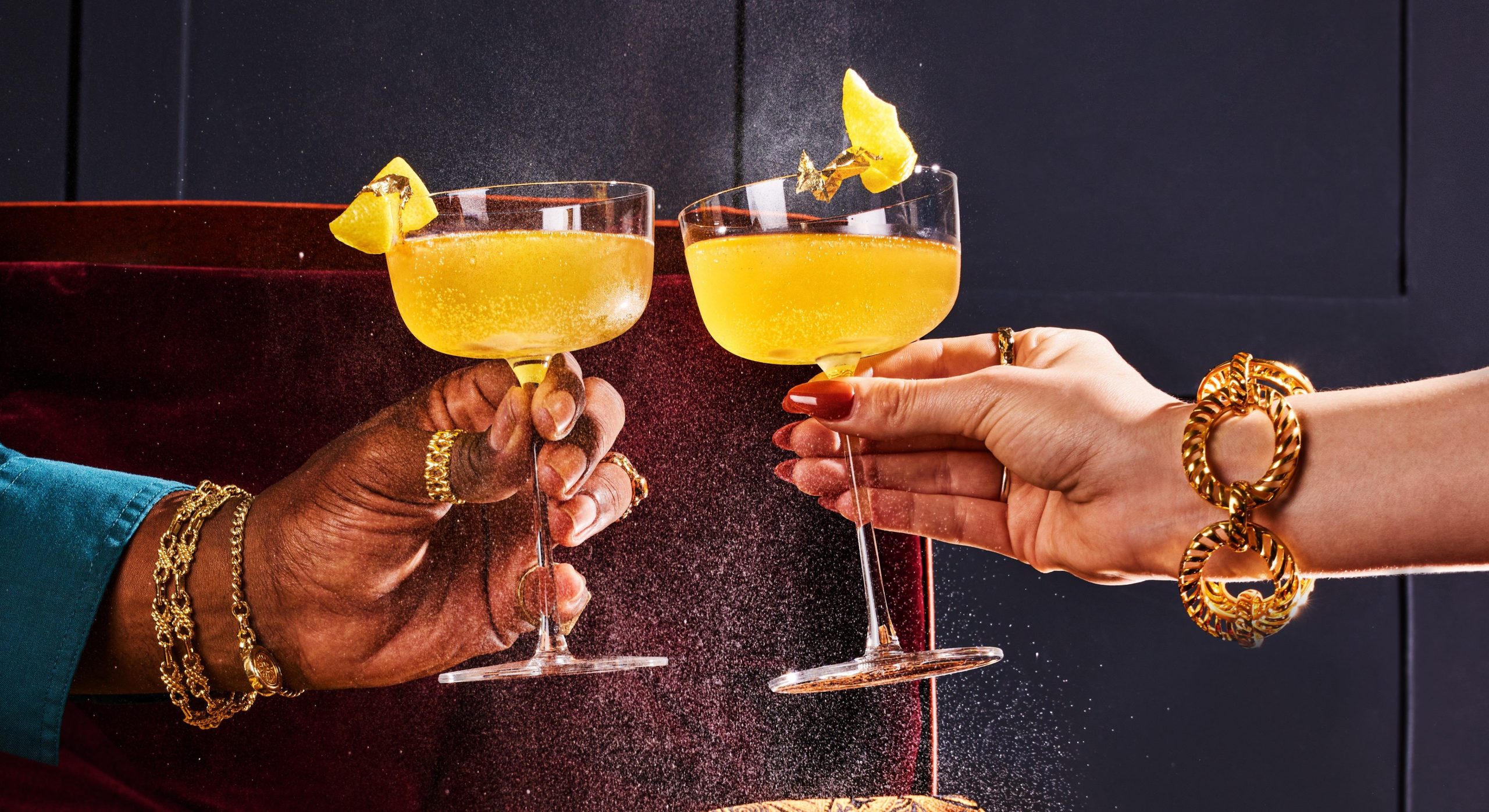 Sparkling Gold Rush Chivas Regal Cocktail