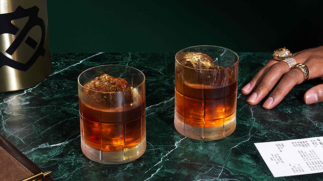 Old Fashioned Cocktail Whisky Chivas Regal